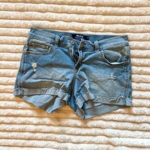 Hollister low rise classic jean short size 30